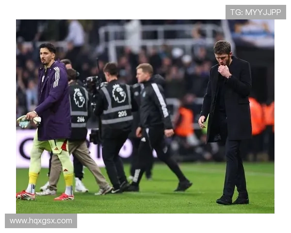 范德萨警告卡里克:启用7400万曼联球员是错误 范德萨警告卡里克:启用7400万曼联球员是错误